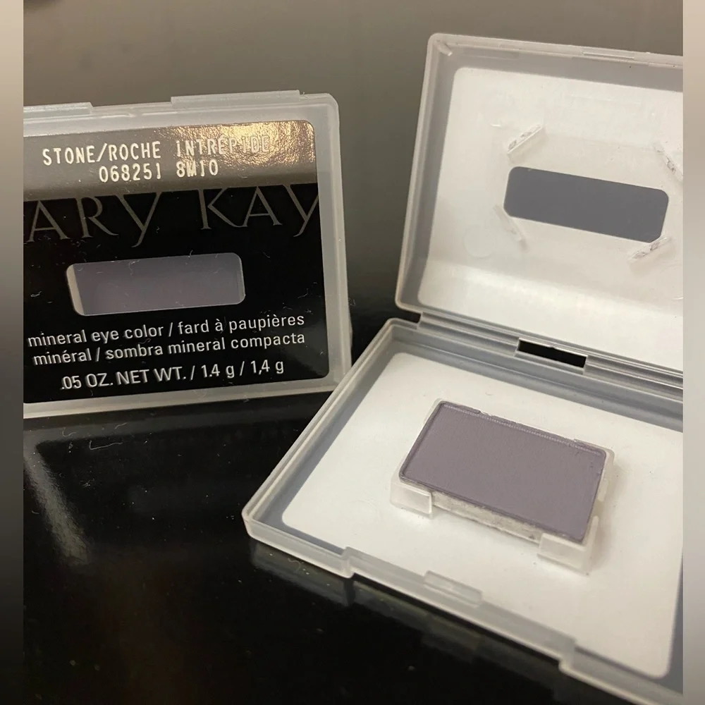 Stone Mary Kay Mineral Eye Color